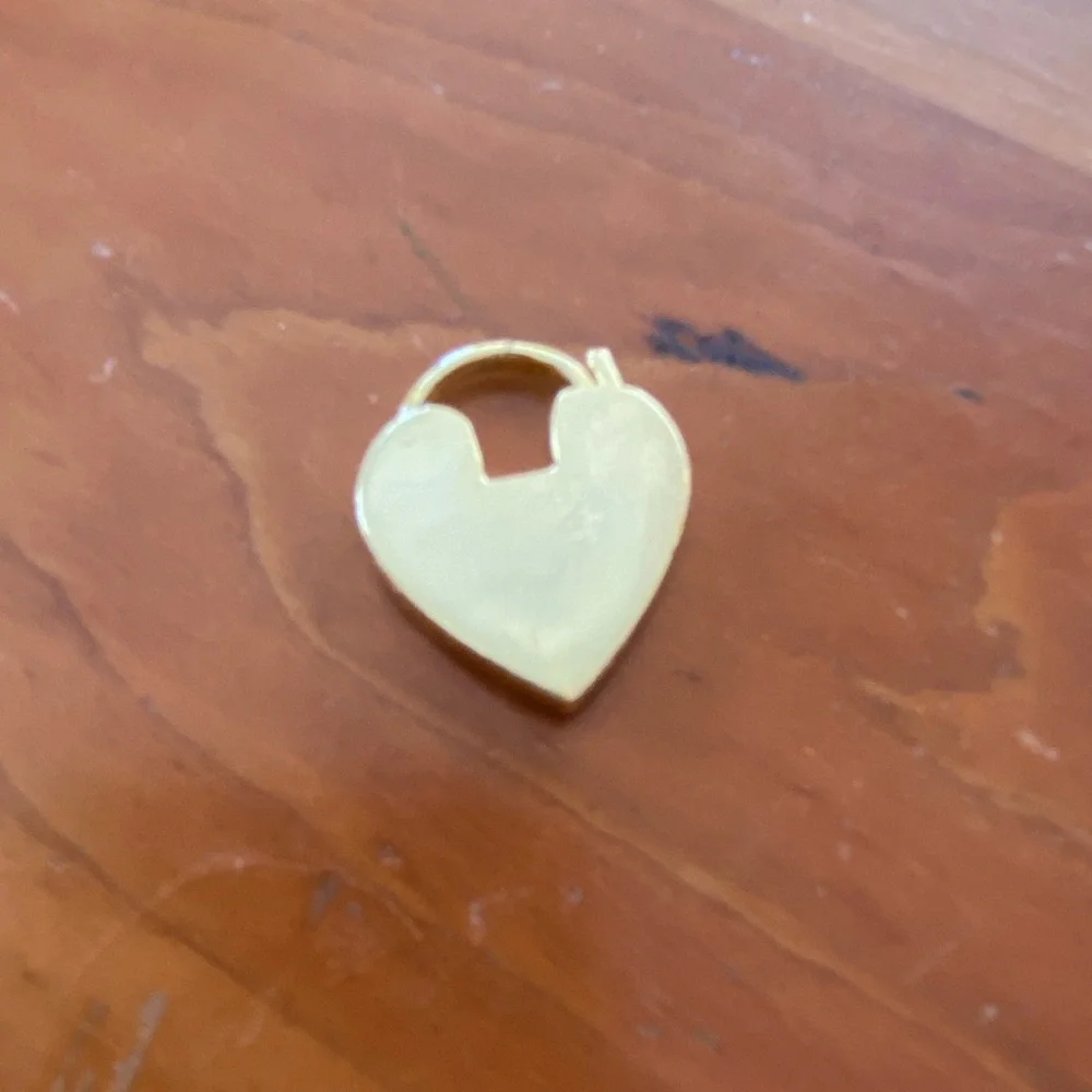 Gold-Plated Heart Lock Pendant - Picture 2 of 4
